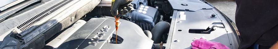 Öljynvaihto on tavallinen autohuolto operaatio, joka onnistuu autokorjaamojen lisäksi joko itse tai erityisissä öljynvaihtopisteissä